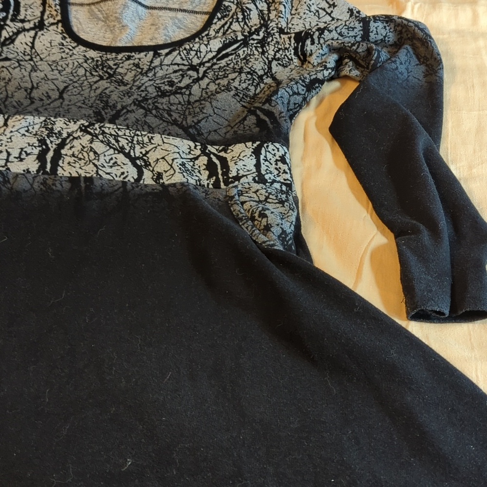 Tree Patterned Top - Picture 3 of 9